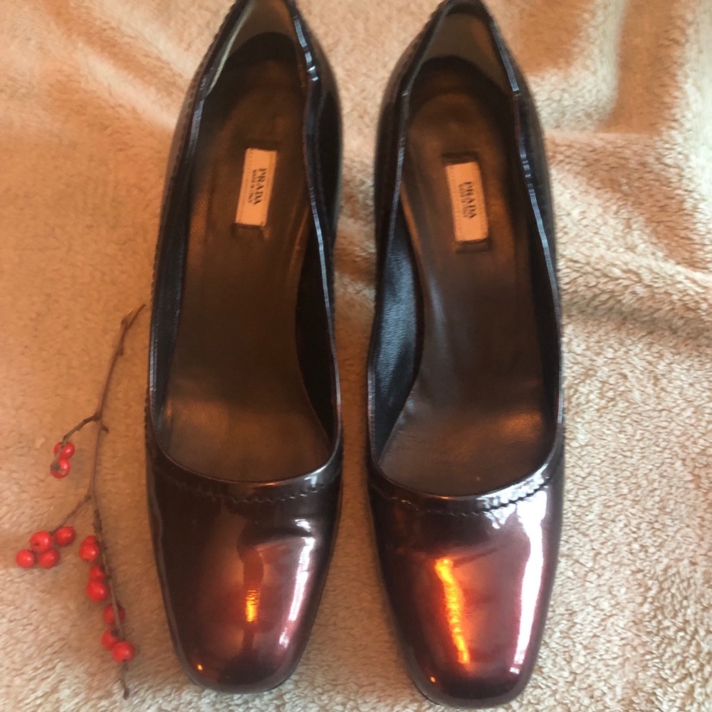Classic Prada Patent leather pumps.